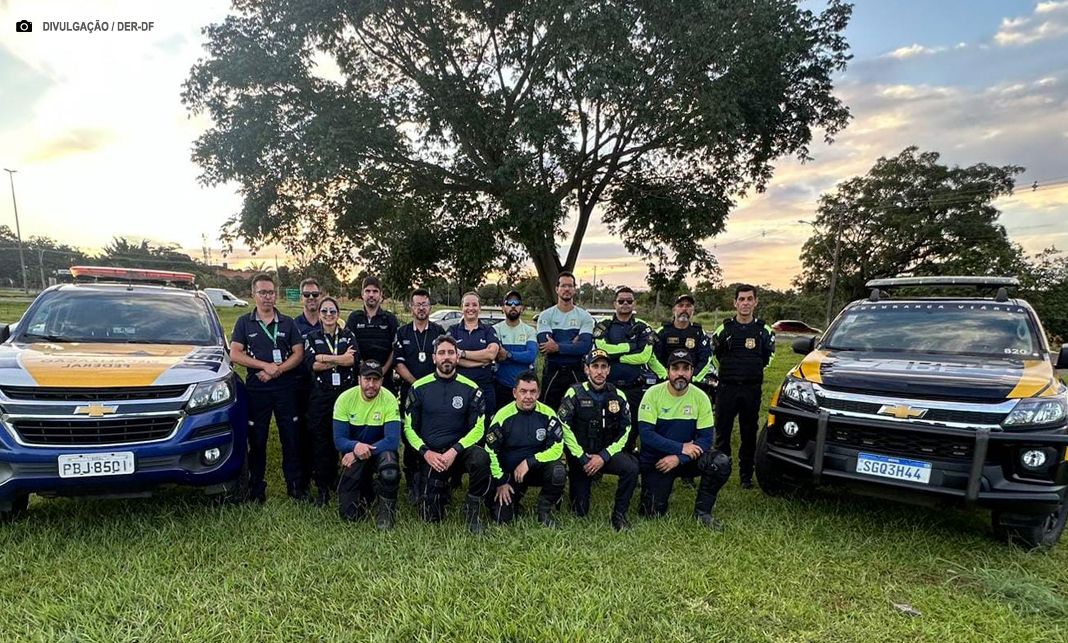 DER realiza operação para coibir transporte irregular de passageiros na EPIA