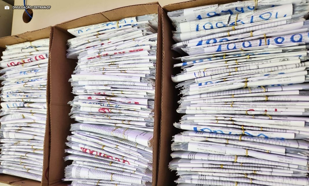 CNHs devolvidas pelos Correios aguardam retirada nos postos do Detran-DF