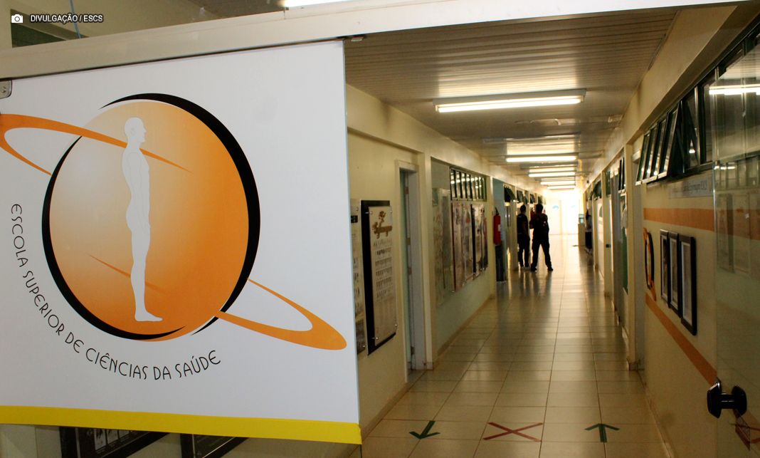 Estudantes de medicina e de enfermagem da Escs podem se inscrever no programa Bolsa Permanência