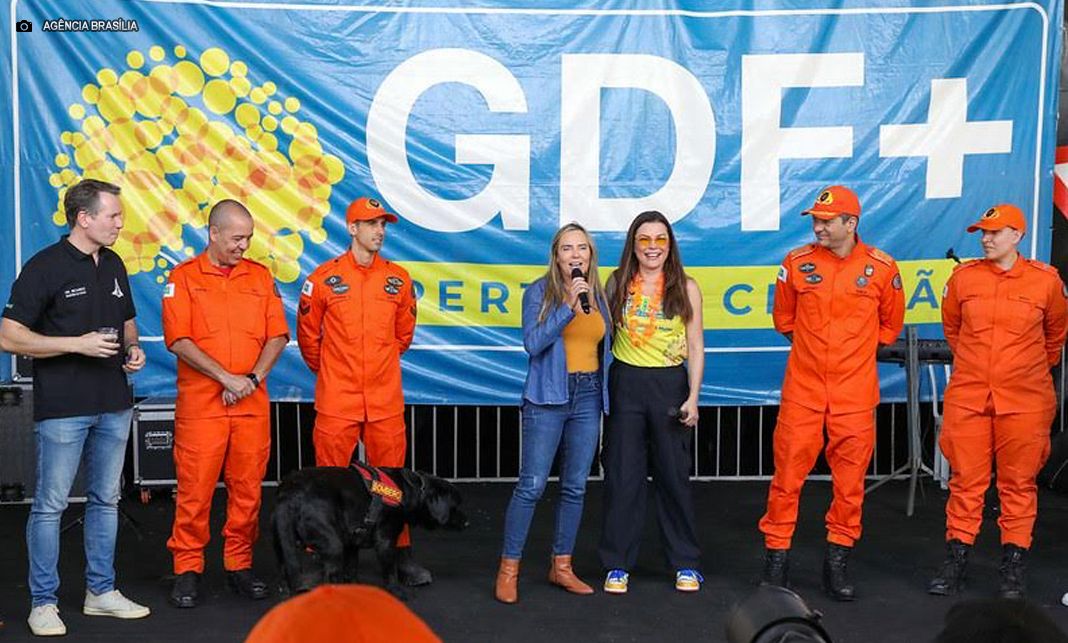 Em clima de Carnaval, GDF Mais Perto do Cidadão leva serviços públicos à Estrutural