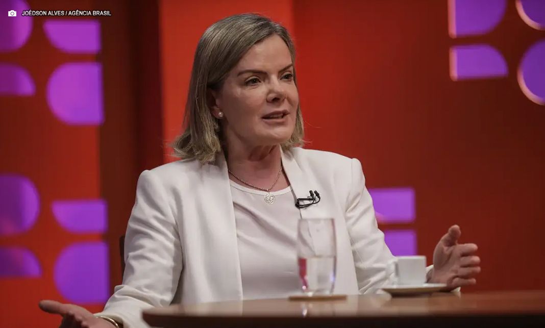 Lula nomeia Gleisi Hoffmann para comandar articulação política