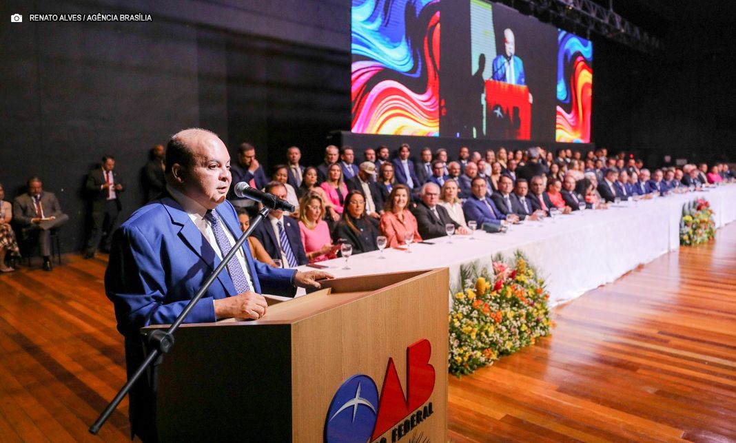 Ibaneis enaltece presença feminina no meio jurídico e anuncia ampliação da advocacia dativa durante posse da gestão da OAB/DF