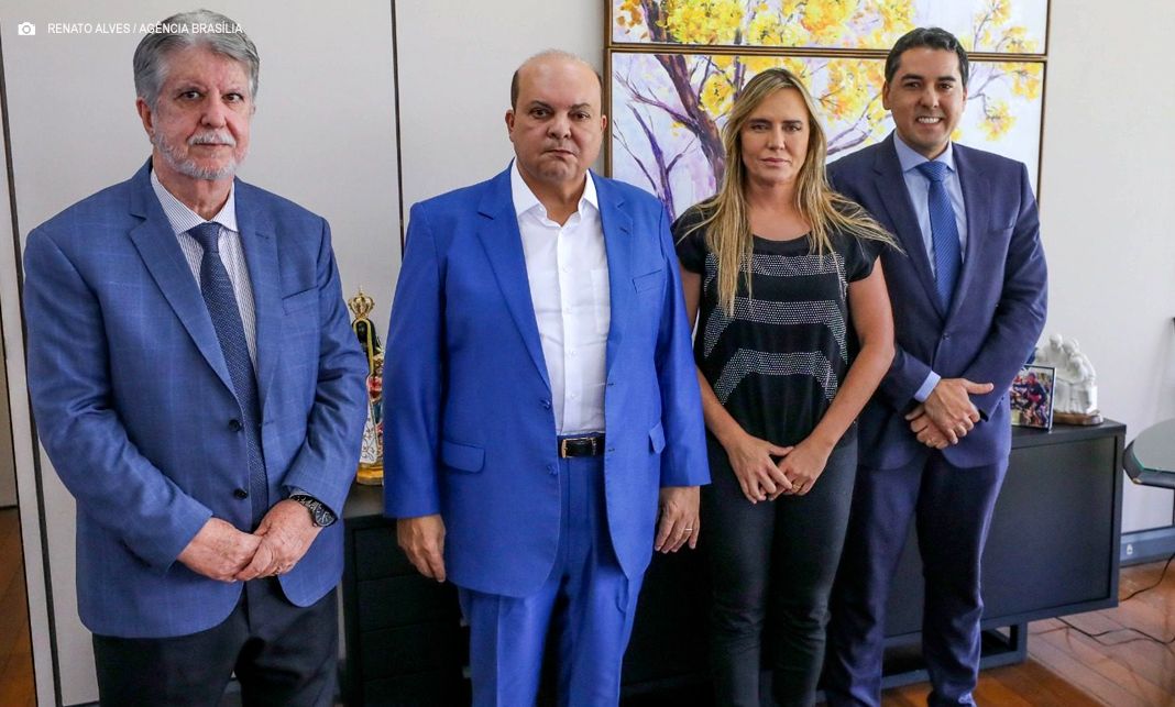 Ibaneis dá posse a novo secretário de Saúde
