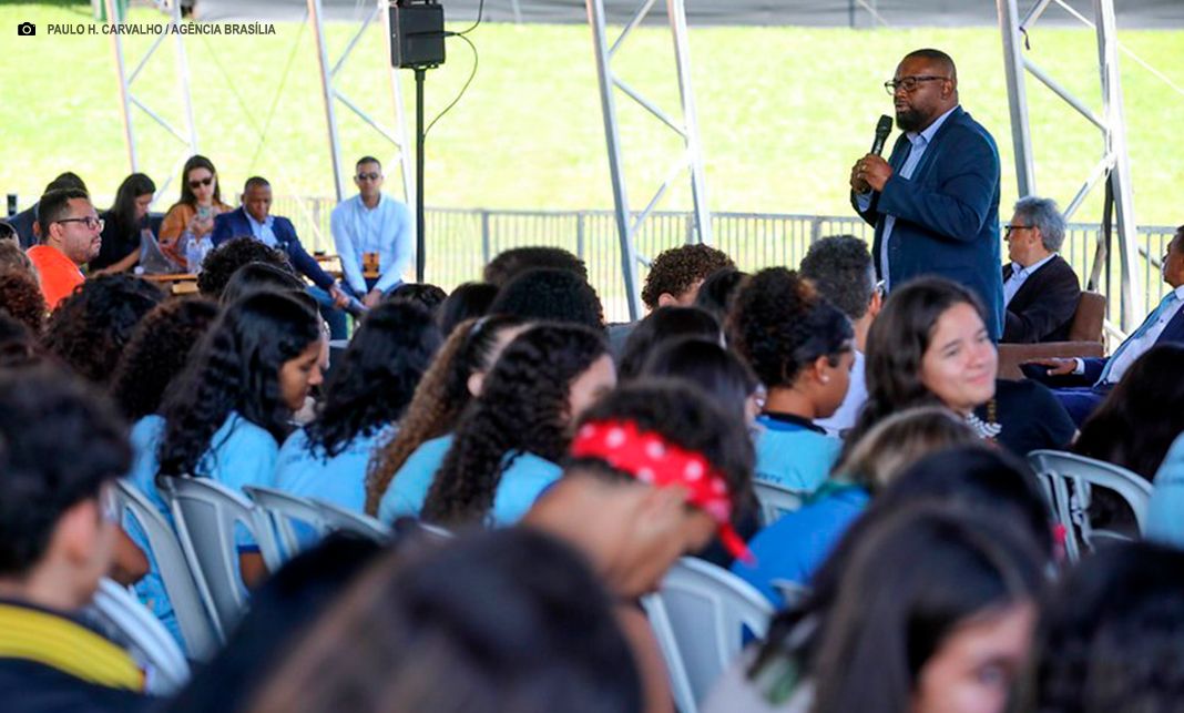 Jovens da periferia terão oportunidade de atuar no orçamento público do DF