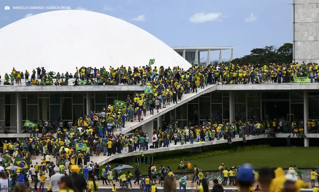 STF condena mais 10 réus pelos atos antidemocráticos de 8/1