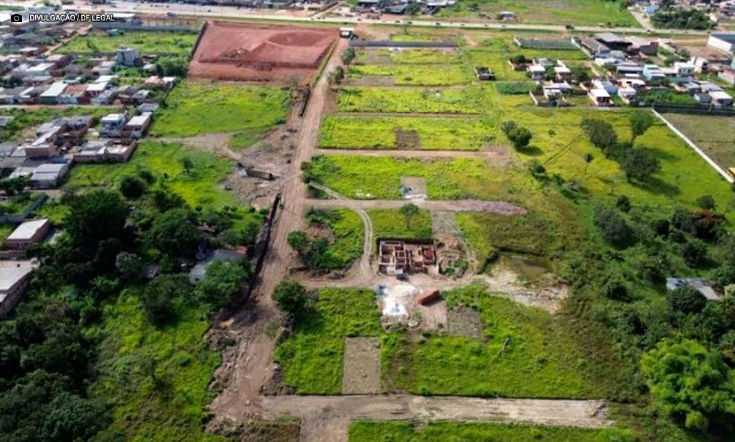 Operação do GDF acaba com parcelamento irregular ao lado de nascente