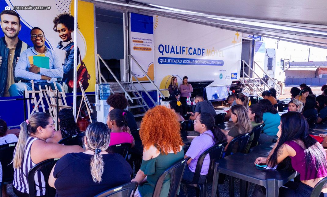 QualificaDF Móvel abre inscrições para mais de mil vagas da 5ª etapa do programa