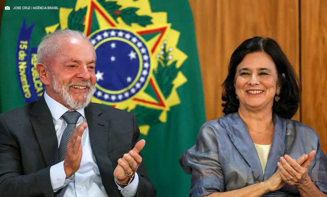 Governo anuncia vacina 100% nacional contra a dengue no SUS em 2026