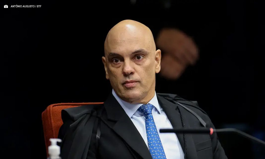 Moraes arquiva investigação contra Bolsonaro sobre cartão de vacina