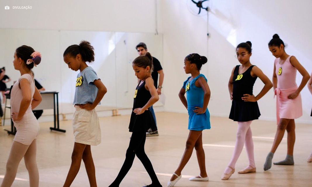 Projeto de ballet clássico oferece vagas gratuitas para crianças e jovens