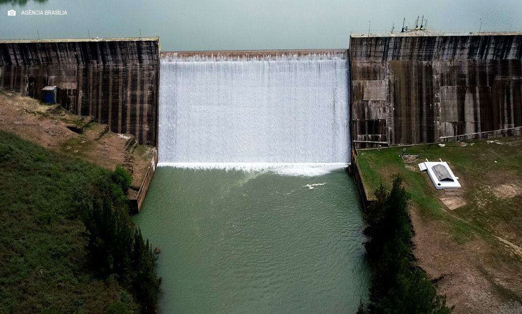 Ibaneis investe R$ 13 milhões para conectar sistemas de Descoberto e Torto/Santa Maria e garantir água para várias regiões