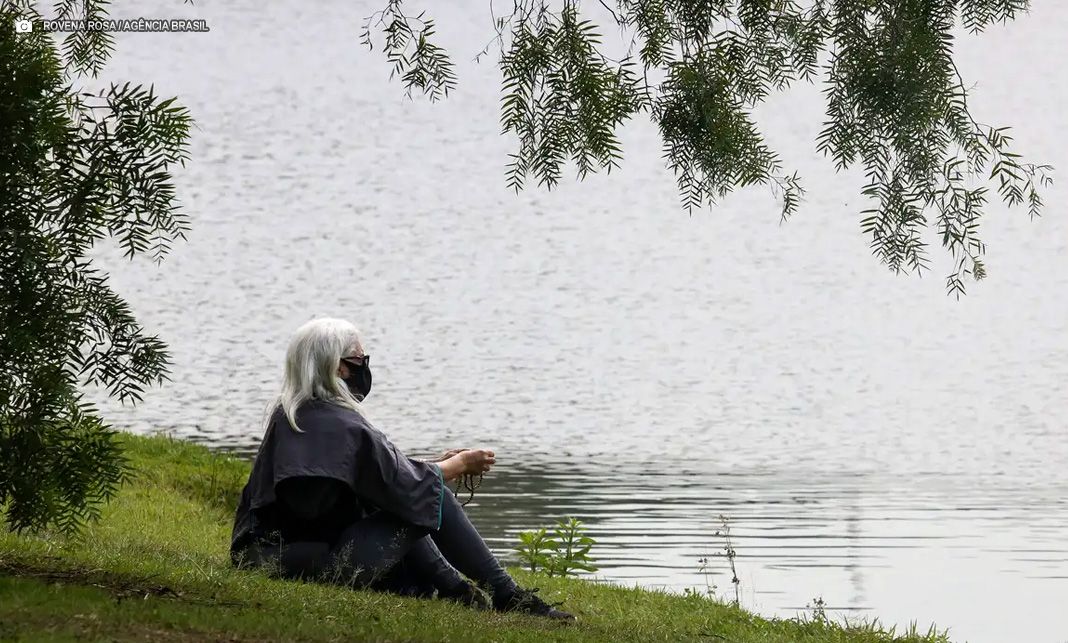 Covid: 5 anos após 1ª morte no país, documentos expõem negacionismo