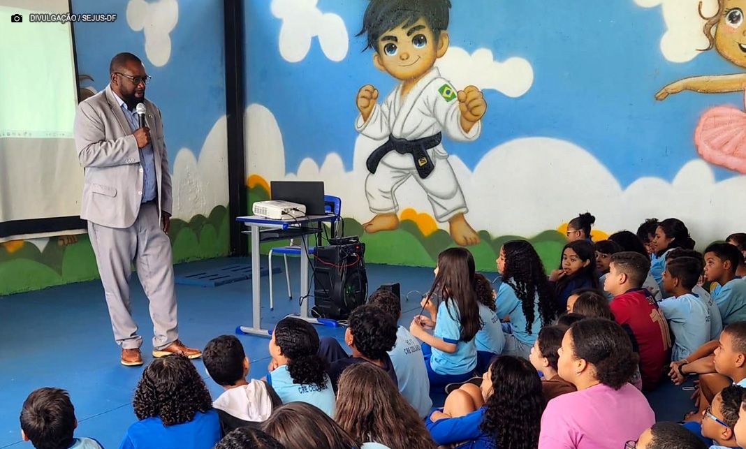Ação educativa marca o Dia de Combate à Discriminação Racial no DF