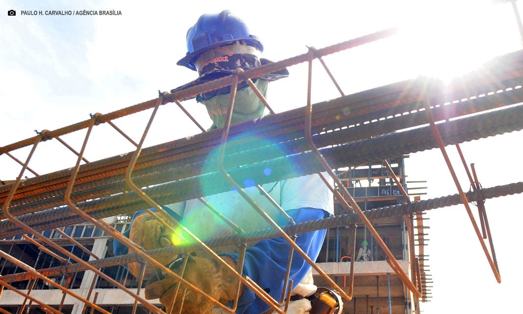 Agências do trabalhador oferecem 524 vagas de emprego nesta quarta-feira (12)