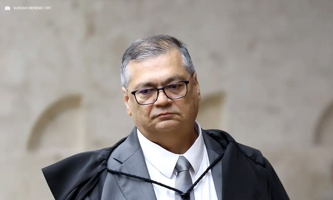 Dino dá 10 dias para Congresso explicar nova norma sobre emendas