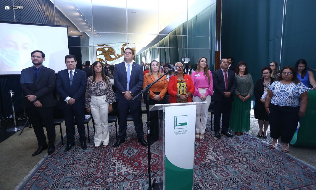 Câmara lança Frente Parlamentar em Defesa da Enfermagem