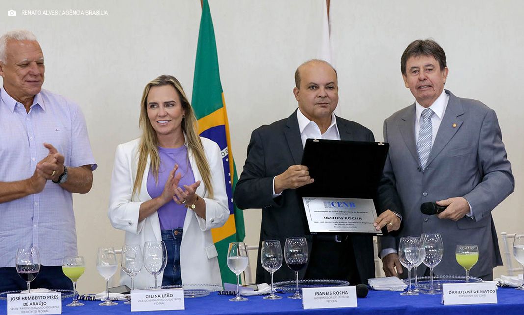 Ibaneis Rocha recebe homenagem do Clube de Engenharia por grandes obras realizadas desde 2019