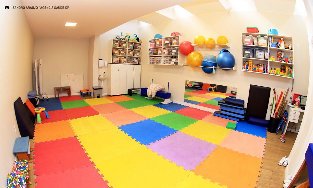 Assistência especializada para pessoas com Síndrome de Down no DF abrange todas as idades