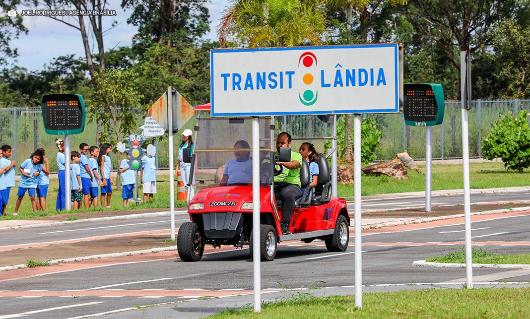 Transitolândia inicia temporada de atividades com teatro educativo para as crianças