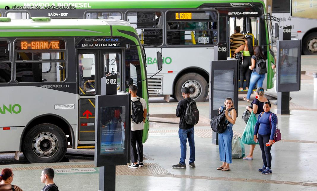 Vai de Graça: Pela primeira vez, população do DF utiliza transporte público gratuito