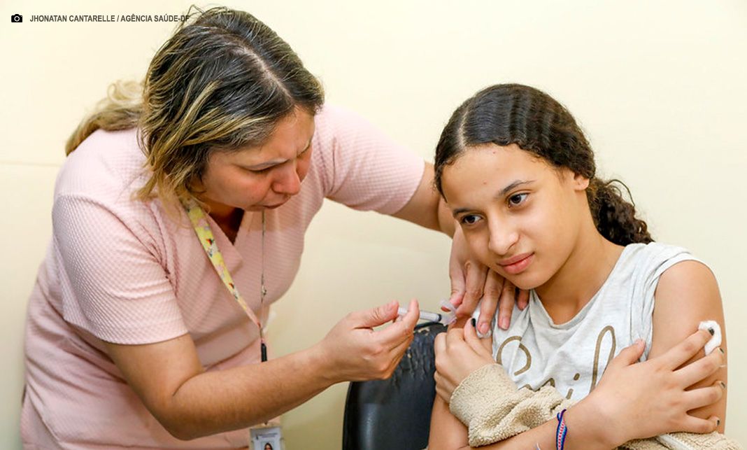 Vacina da dengue pode ser aplicada junto a outros imunizantes, incluindo para covid-19 e gripe