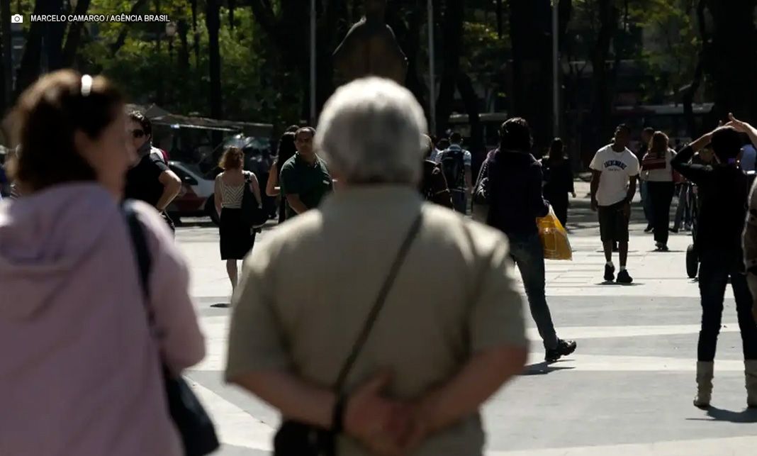 Letalidade por vírus respiratório em idosos chega a 25% em dez anos