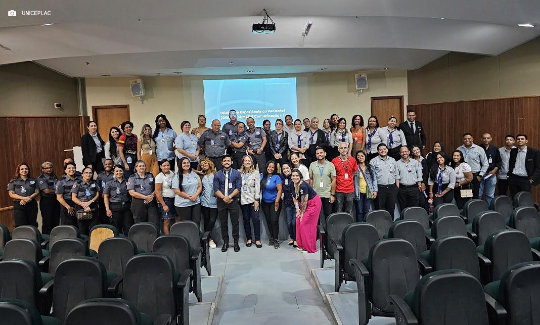 Profissionais do HRSM passam por treinamento sobre técnicas de comunicação, gentileza e cortesia no atendimento humanizado