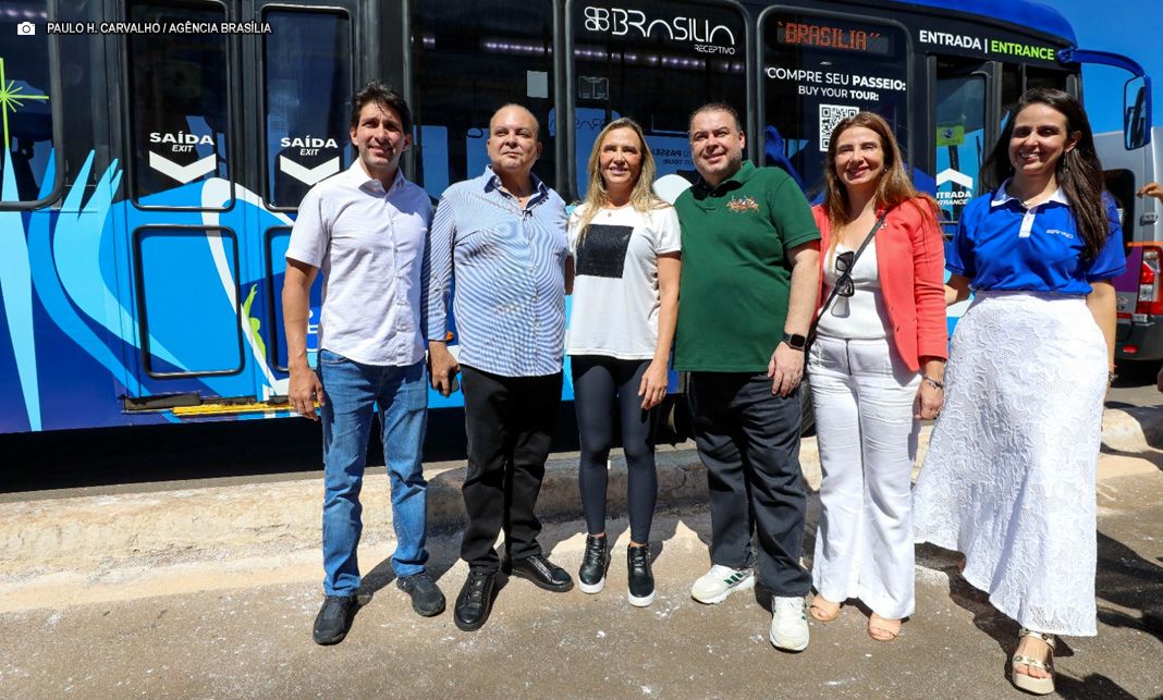 GDF inaugura City Tour Cívico gratuito para turistas e moradores conhecerem a história de Brasília