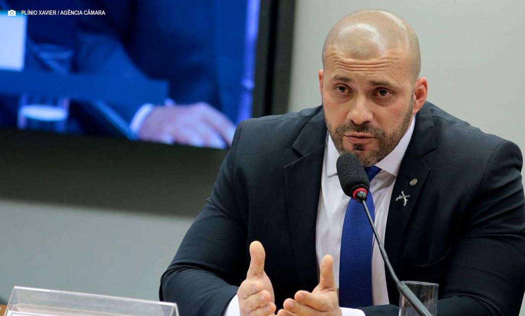 Moraes concede regime aberto a Daniel Silveira com uso de tornozeleira eletrônica