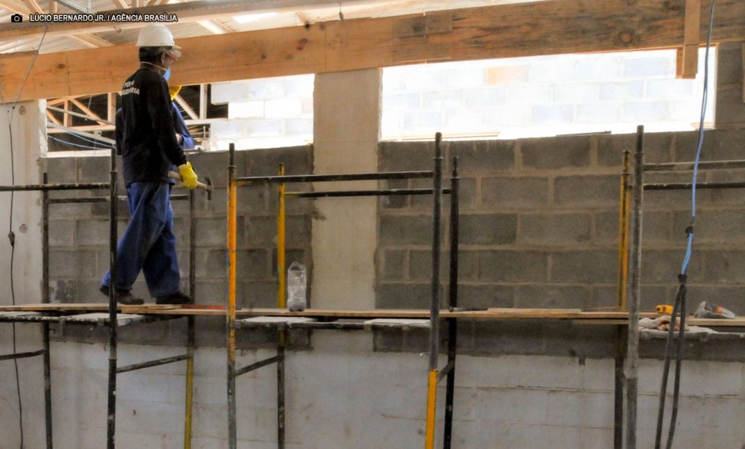 Agências do trabalhador têm mais de mil vagas de emprego abertas nesta quarta (9)