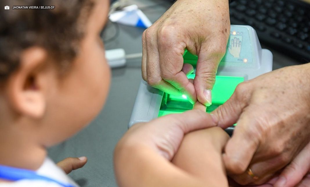 Ação emite nova Carteira de Identidade Nacional de forma gratuita para crianças e adolescentes