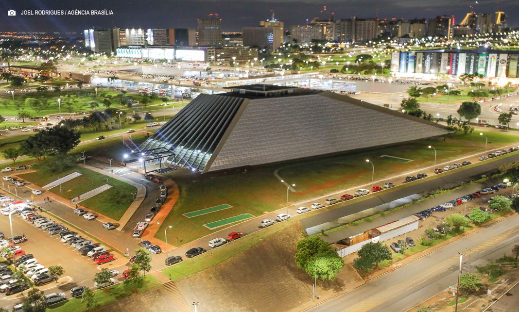 Teatro Nacional Claudio Santoro ressurge no coração de Brasília, democratizando a cultura
