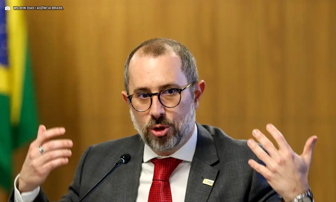 CGU suspende descontos do INSS: Descontos ilegais de aposentados do INSS serão devolvidos, diz governo