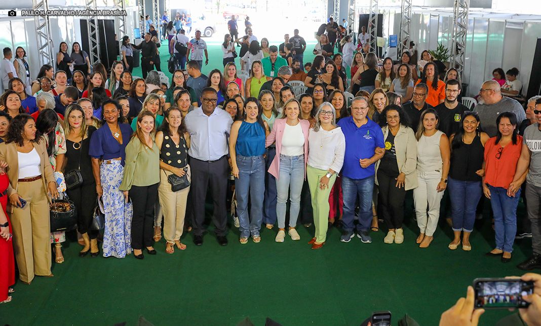 Diretores de escolas de Samambaia recebem orientações sobre enfrentamento à violência doméstica