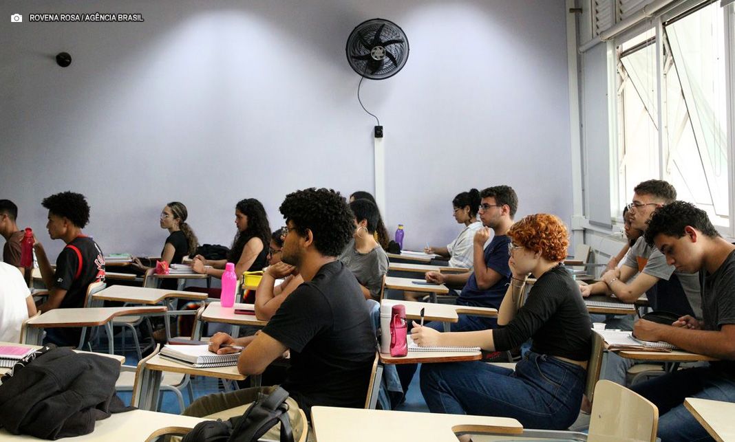 MEC abre inscrições para apoio e financiamento de cursinhos populares