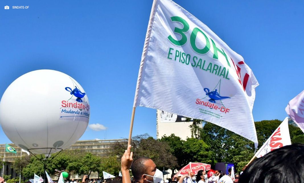 Enfermeiros defendem carga de trabalho de 30 horas semanais