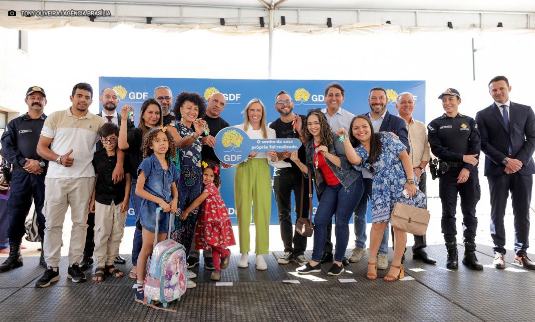 Celina Leão entrega mais 70 unidades habitacionais Sol Nascente. RA soma 868 famílias beneficiadas com a casa própria