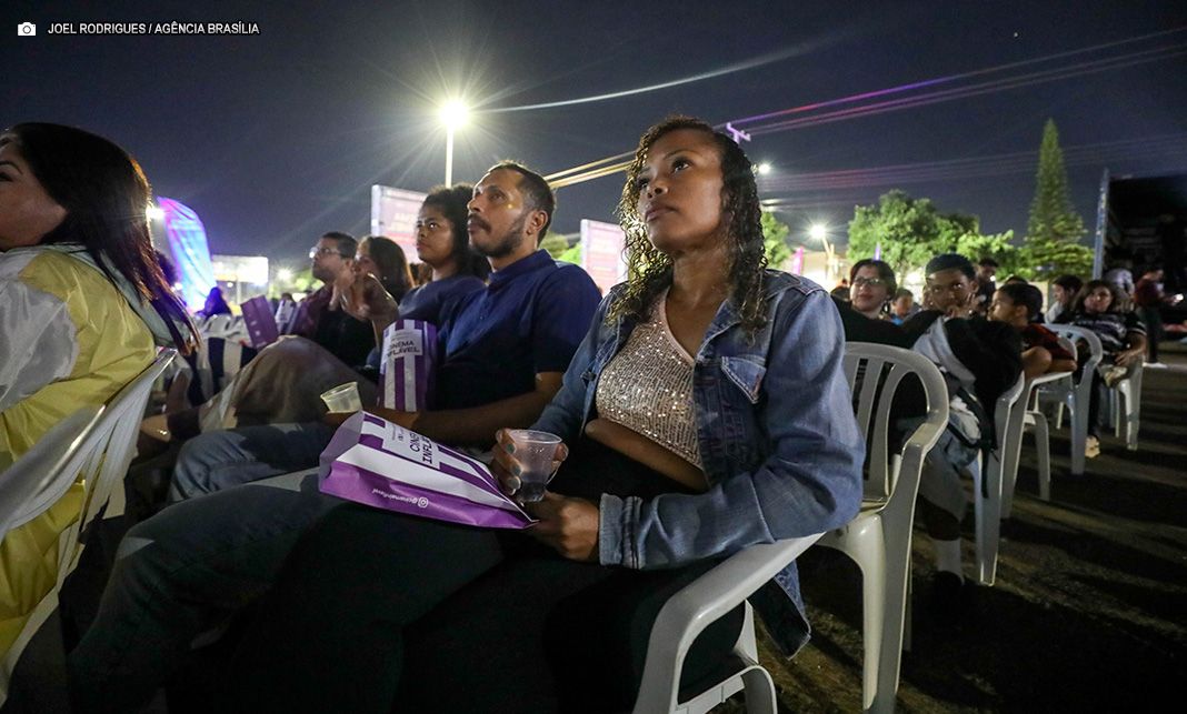 Cinema Inflável estreia no DF com sessões gratuitas em Ceilândia