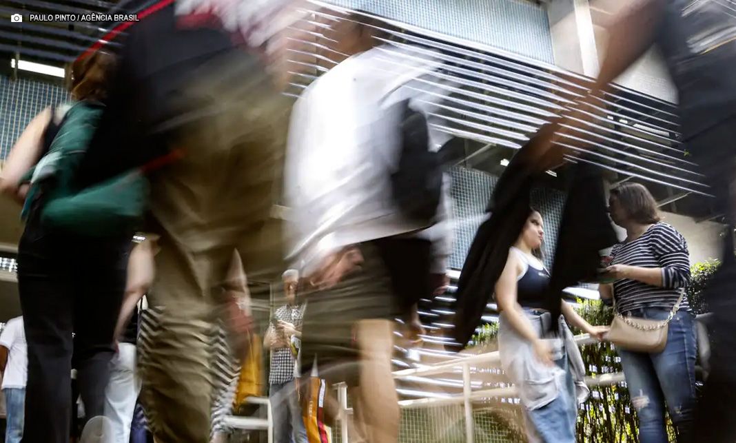 Alunos de cursinhos populares irão receber bolsa de R$ 200 por mês