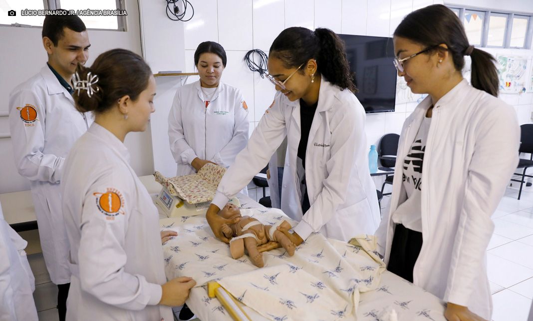 Com nota máxima no Enade, cursos públicos de saúde do DF tornam-se referências nacionais