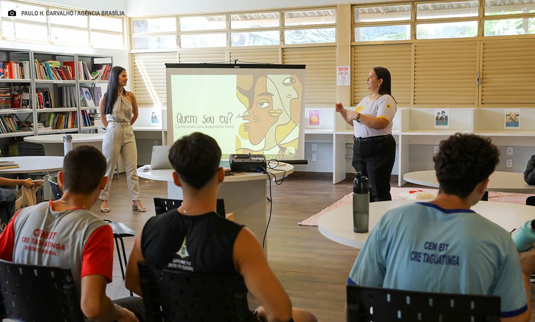 Projeto transforma escola pública em referência no enfrentamento à depressão entre jovens