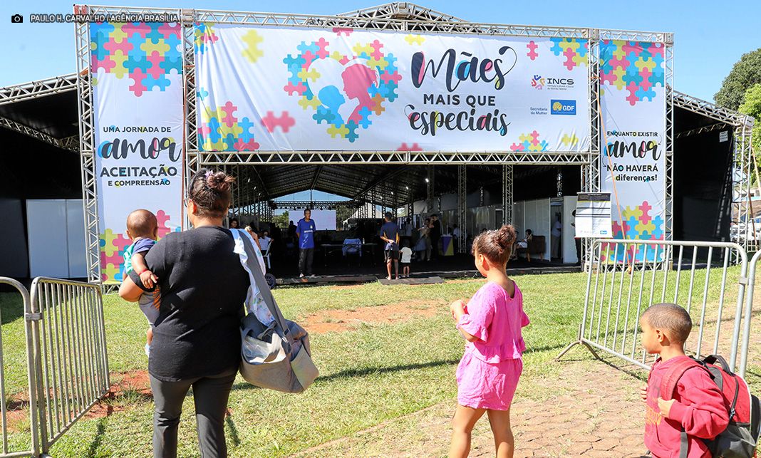 Dia das Mães: Programas do GDF oferecem apoio às mães por meio de capacitação e serviços