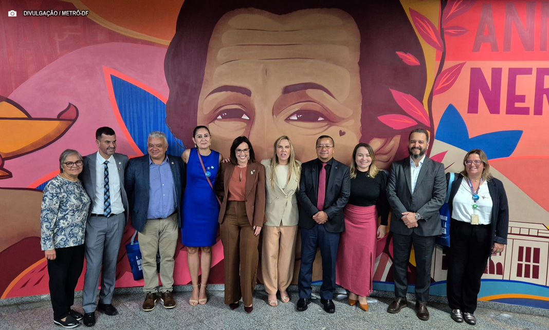 Estação de metrô da 108 Sul tem exposição em homenagem a profissionais da enfermagem