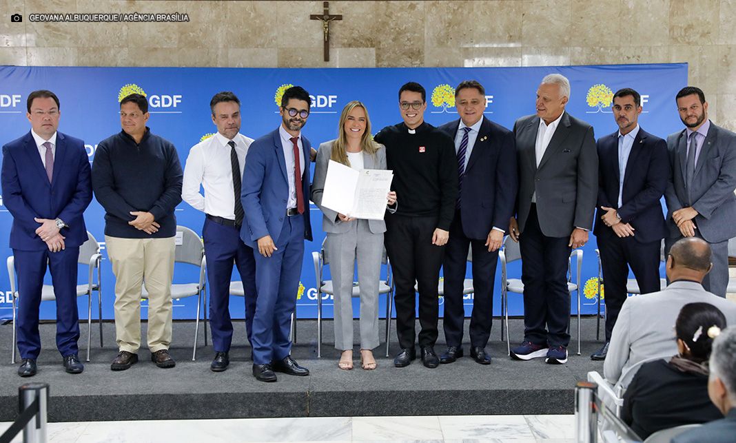 GDF alcança marca de 500 escrituras entregues para instituições religiosas e associações
