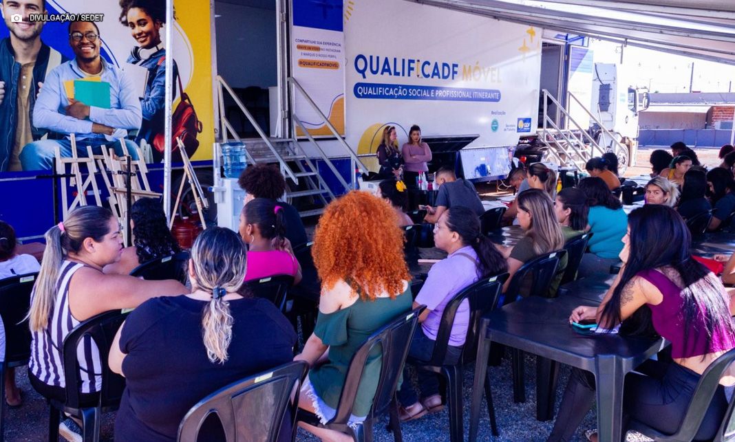 Cursos gratuitos do QualificaDF Móvel 2025 têm 1.012 vagas