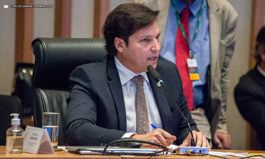 Robério Negreiros propõe vacina de alta dose contra influenza e VSR para idosos pelo SUS