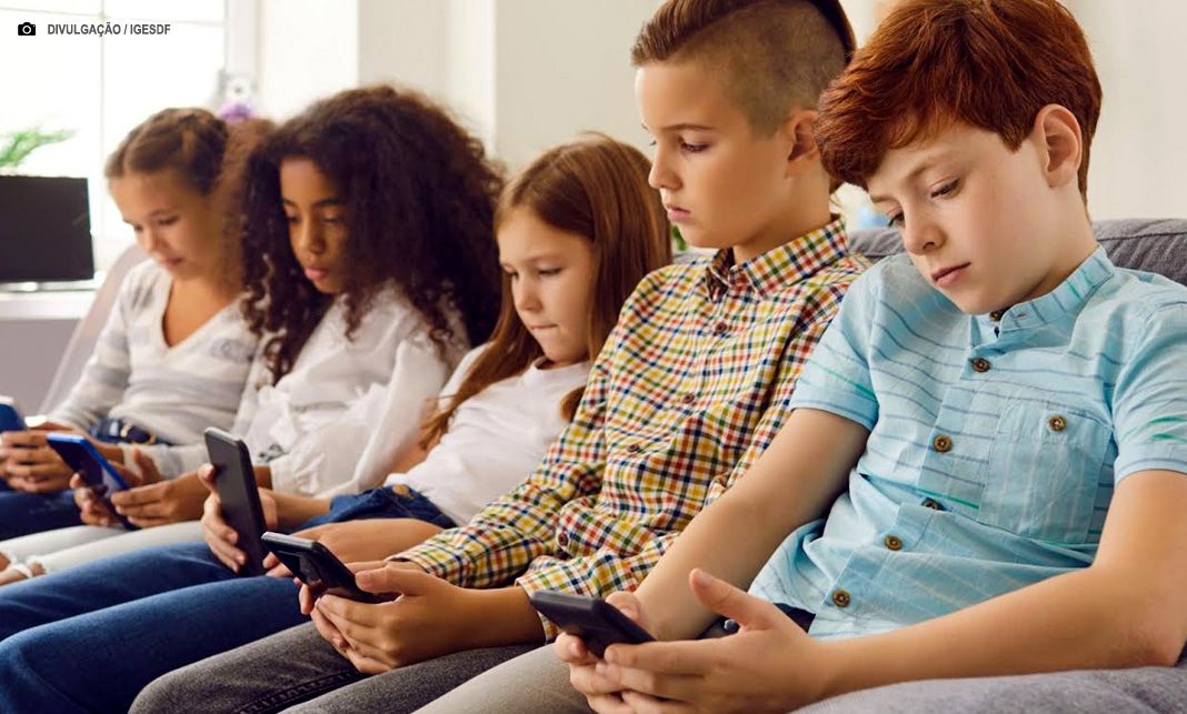 Especialista do IGESDF alerta sobre danos que o uso excessivo de telas pode causar nas crianças