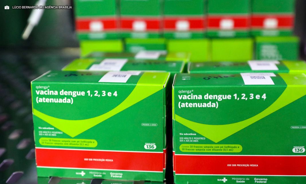 Mais de 163 mil crianças e adolescentes já se vacinaram contra a dengue no DF