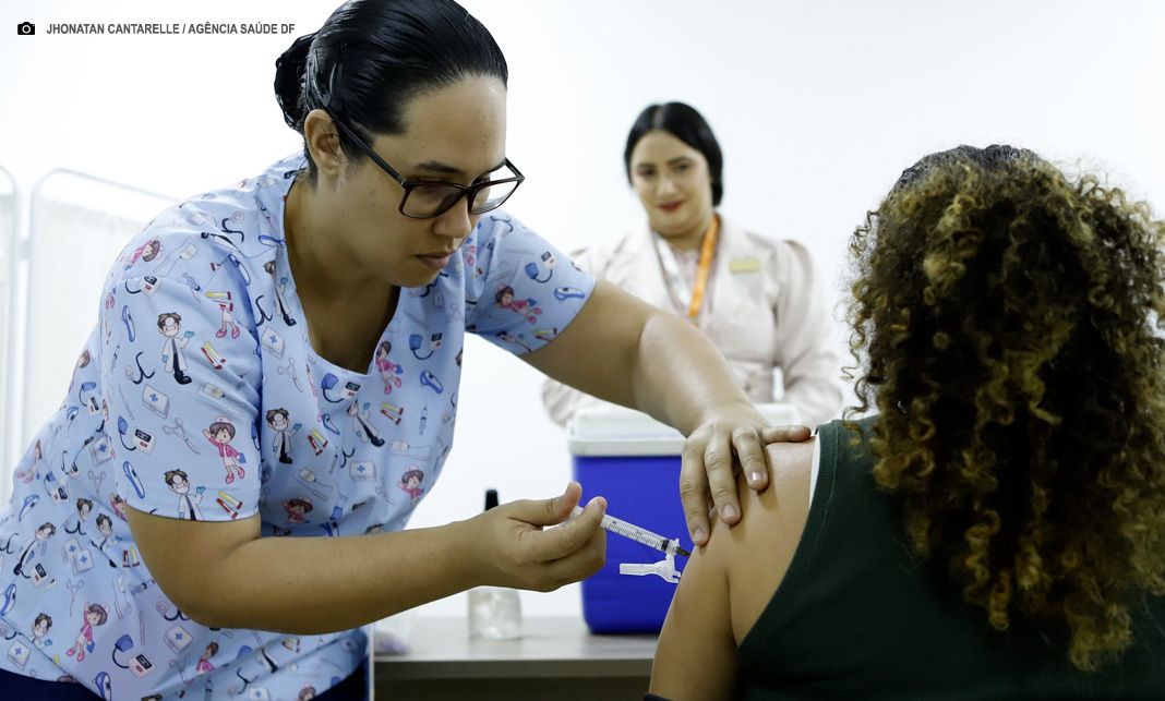 Vacina contra gripe está disponível para toda a população a partir de segunda (19)