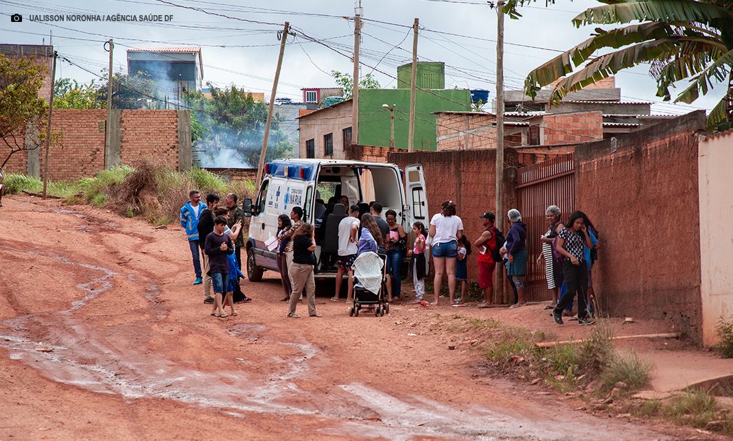 Carro da Vacina leva imunização a moradores de São Sebastião